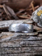 Vintage Distressed Niche Design Index Finger Ring ¨C Alloy
