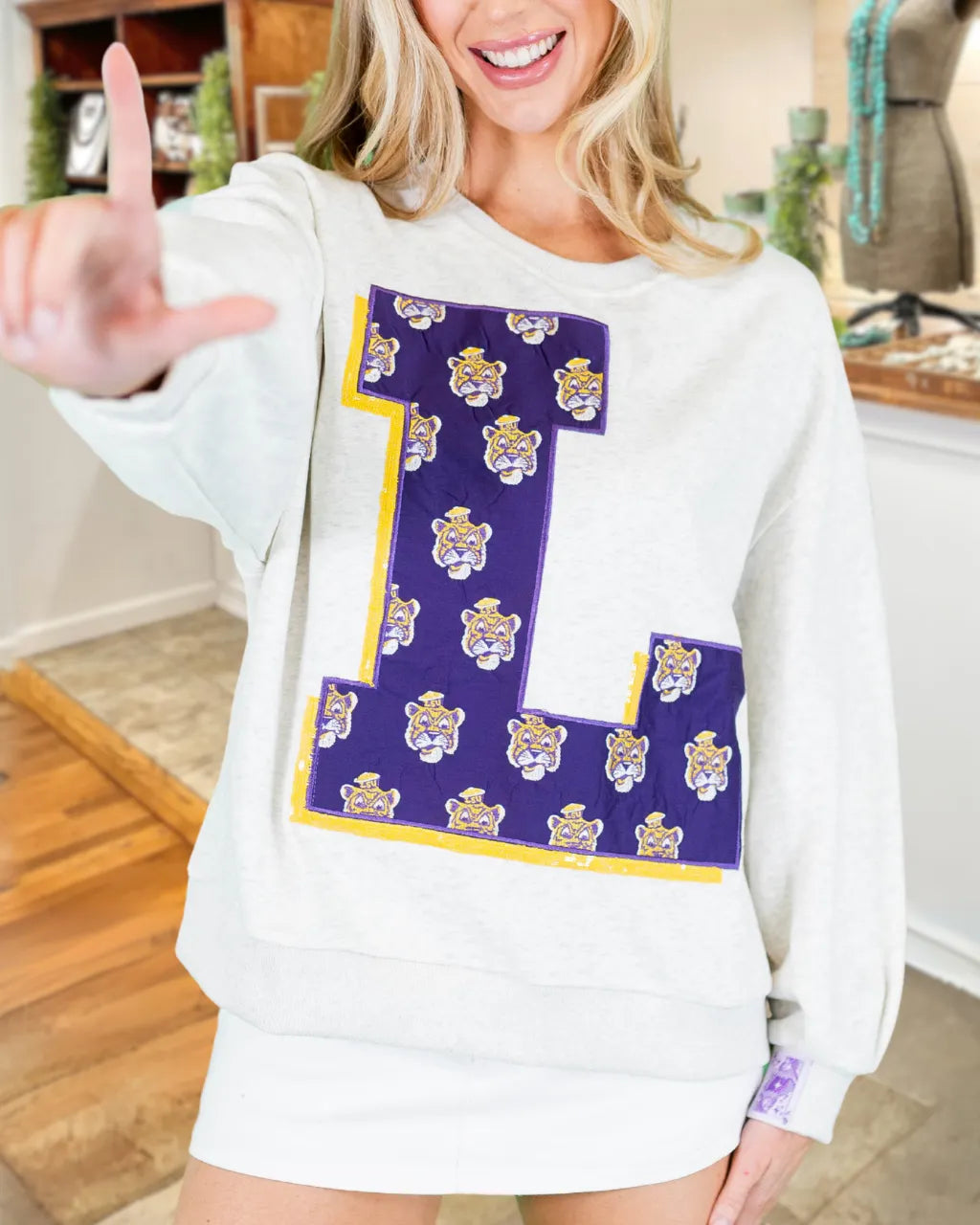 Tiger Sequined L-print Sweatshirt