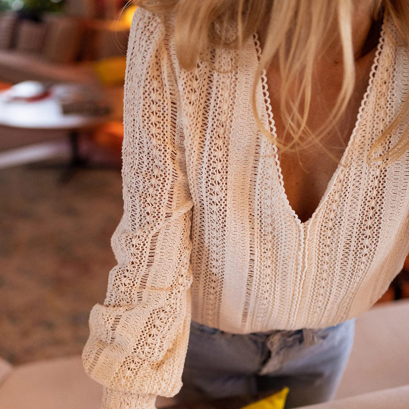 Women's Retro Lace Cotton And Linen Mid-length Sleeves V-neck Top