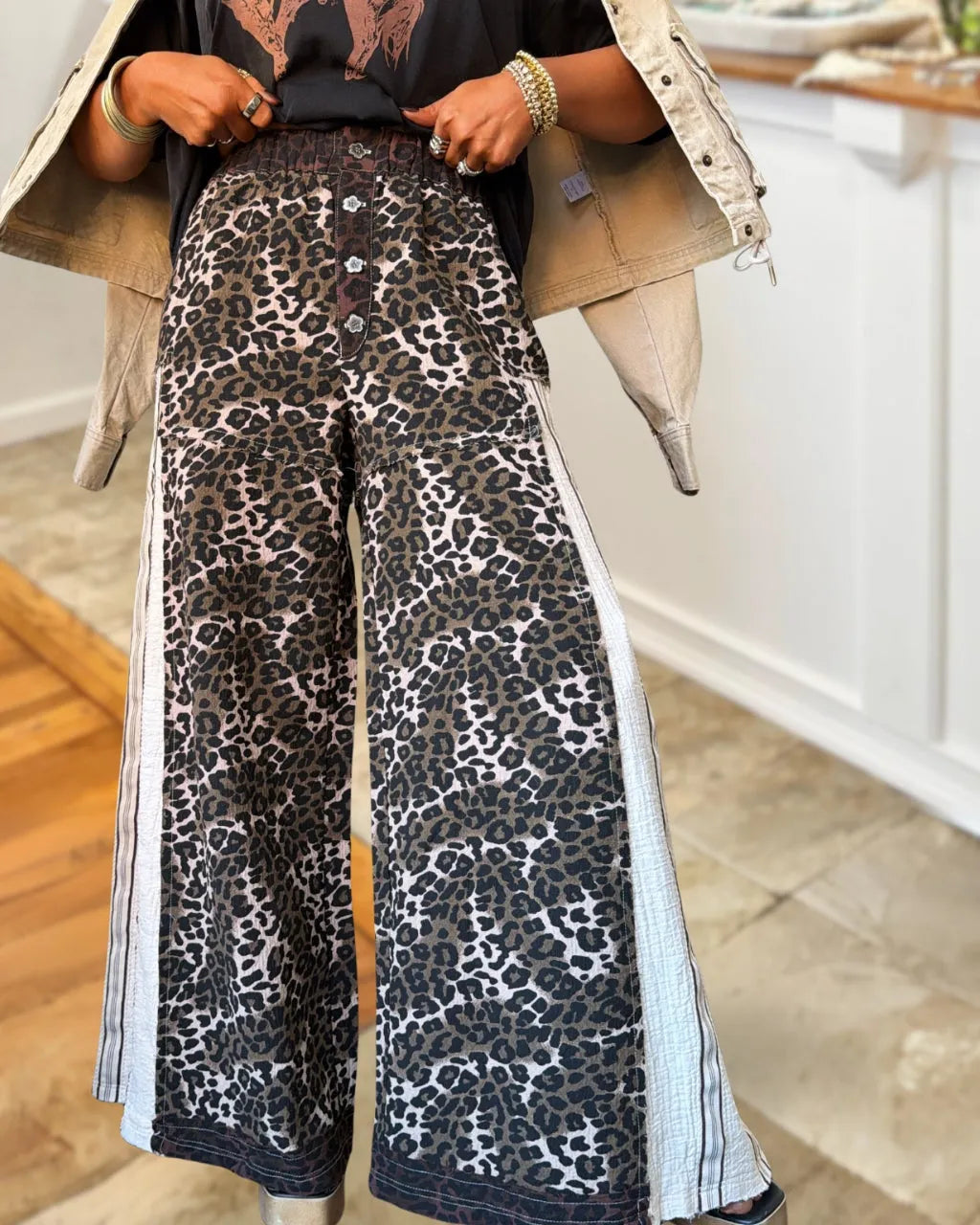 Chic Leopard Wide-leg Pants