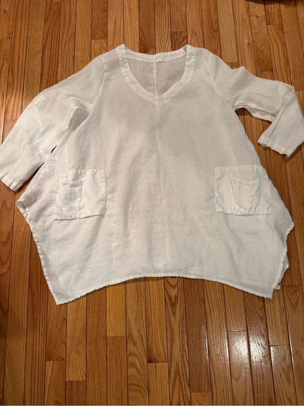 Women¡¯s Relaxed V-Neck White Linen Top